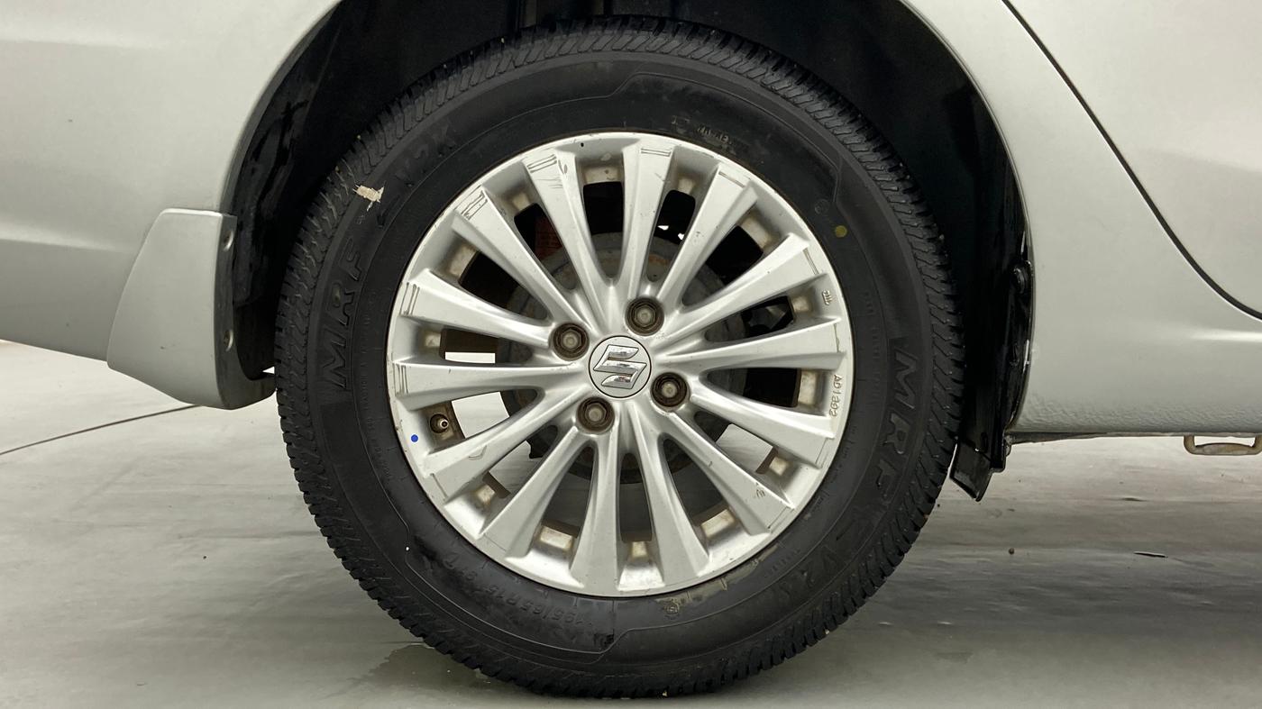 2014 Maruti Ciaz ZDI, Diesel, Manual, 1,25,015 km, Right Rear Wheel