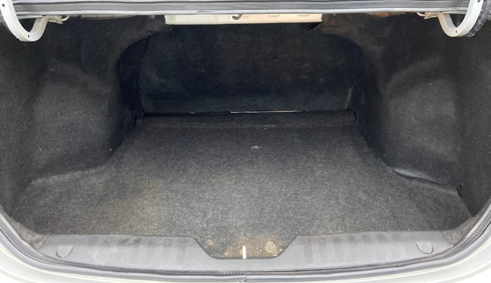2014 Maruti Ciaz ZDI, Diesel, Manual, 1,25,015 km, Boot Inside