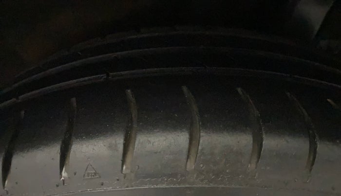 2014 Hyundai Grand i10 SPORTZ 1.2 KAPPA VTVT, Petrol, Manual, 63,199 km, Left Rear Tyre Tread