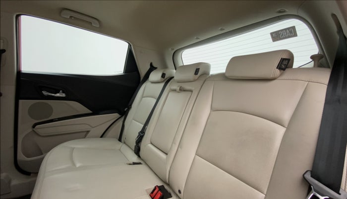 2019 Mahindra XUV300 W8 (O) 1.5 DIESEL, Diesel, Manual, 36,760 km, Right Side Rear Door Cabin