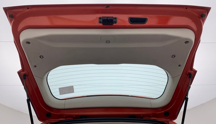 2019 Mahindra XUV300 W8 (O) 1.5 DIESEL, Diesel, Manual, 36,760 km, Boot Door Open