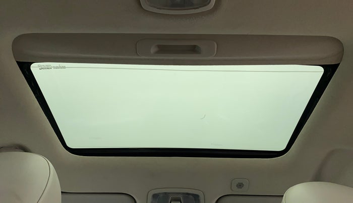 2019 Mahindra XUV300 W8 (O) 1.5 DIESEL, Diesel, Manual, 36,760 km, Moonroof/ Sunroof