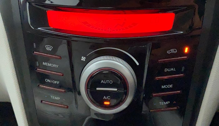 2019 Mahindra XUV300 W8 (O) 1.5 DIESEL, Diesel, Manual, 36,760 km, Multi-Zone Climate Control