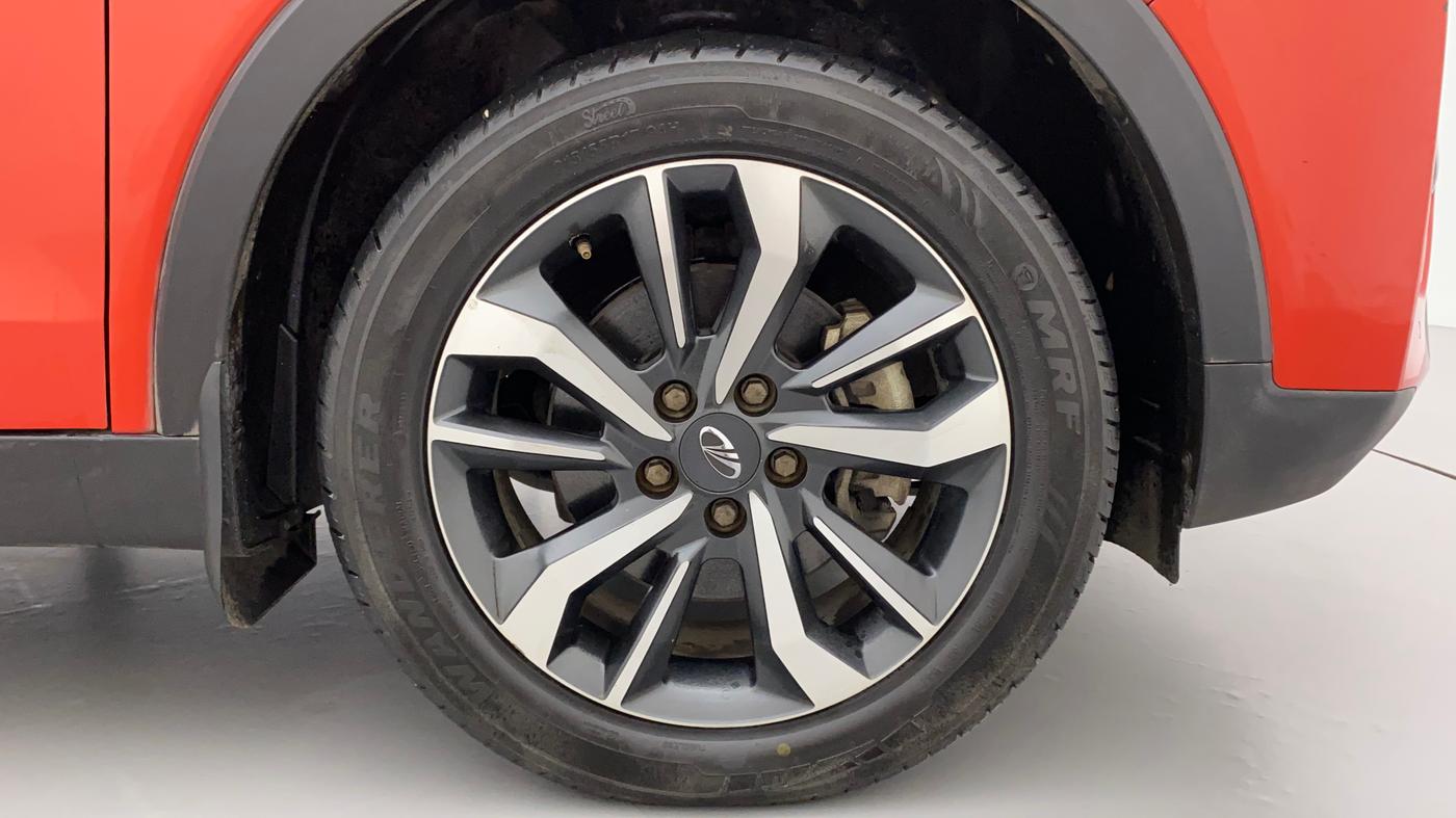 2019 Mahindra XUV300 W8 (O) 1.5 DIESEL, Diesel, Manual, 36,760 km, Right Front Wheel