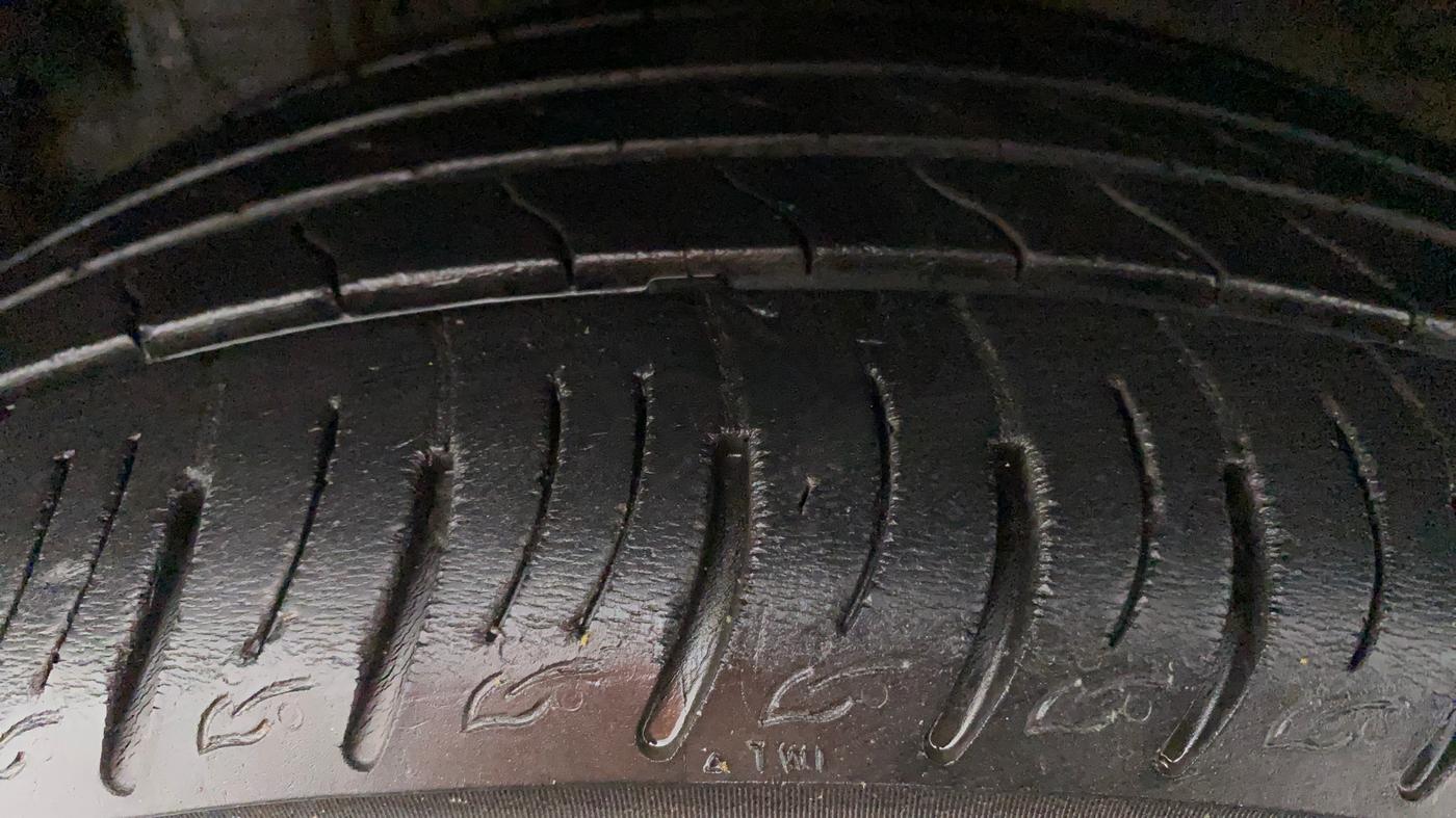 2019 Mahindra XUV300 W8 (O) 1.5 DIESEL, Diesel, Manual, 36,760 km, Left Front Tyre Tread