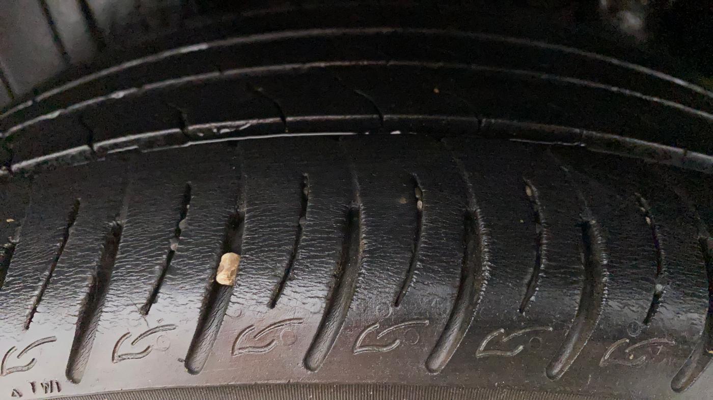 2019 Mahindra XUV300 W8 (O) 1.5 DIESEL, Diesel, Manual, 36,760 km, Right Rear Tyre Tread