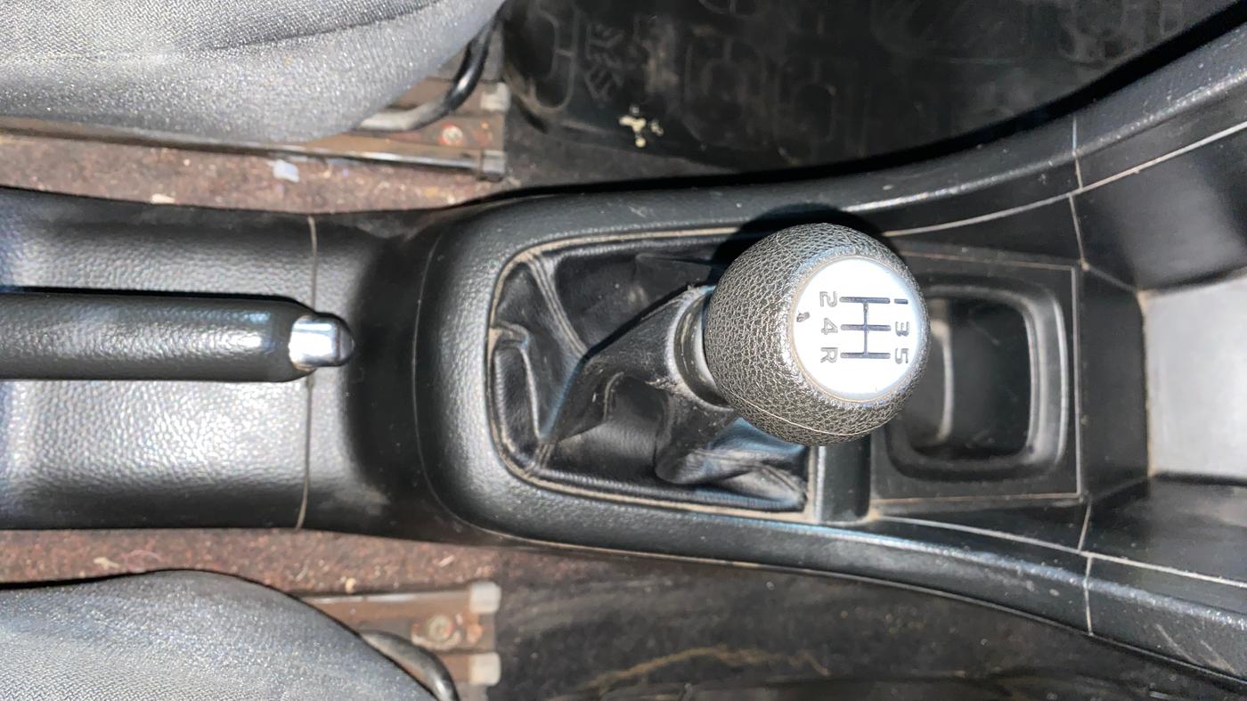 2013 Maruti Swift VXI, Petrol, Manual, 74,556 km, Gear Lever