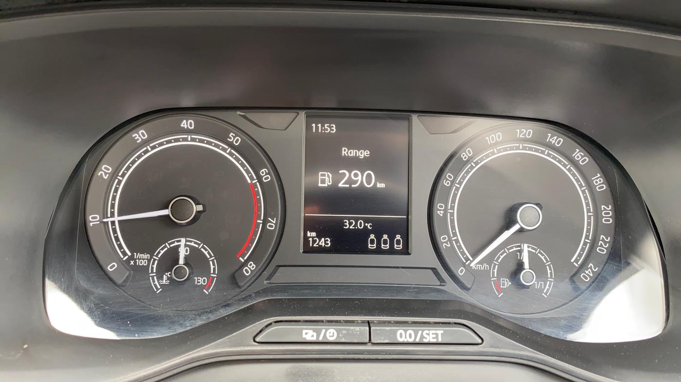 2025 Skoda KUSHAQ AMBITION 1.0L TSI MT, Petrol, Manual, 1,421 km, Odometer Image