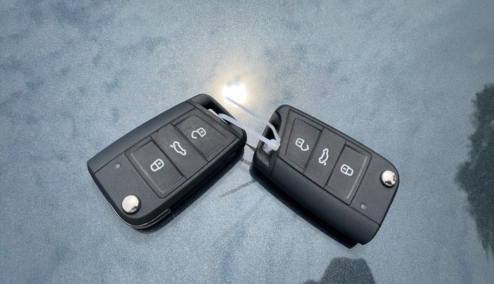 2025 Skoda KUSHAQ AMBITION 1.0L TSI MT, Petrol, Manual, 1,235 km, Key Close Up