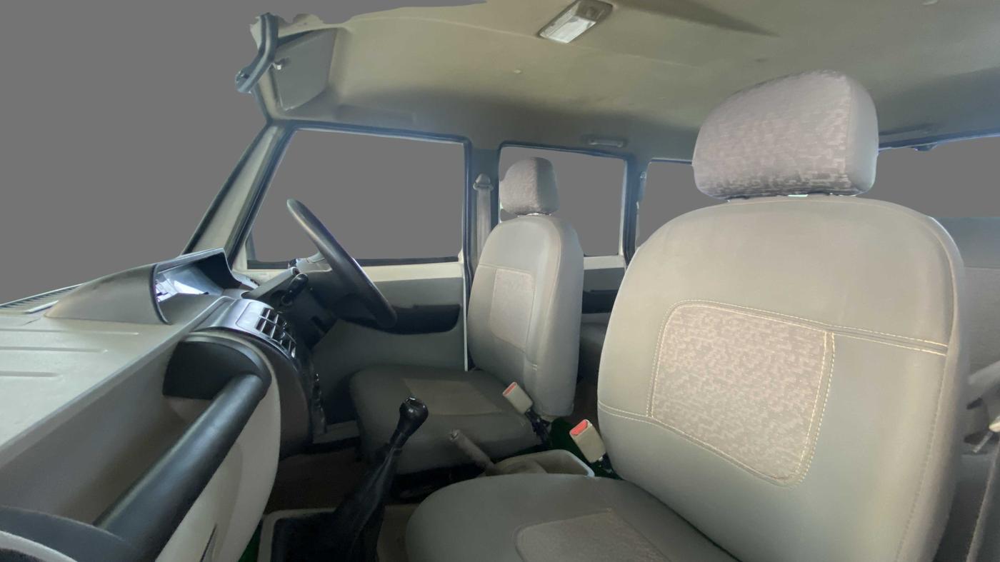 2020 Mahindra Bolero B4, Diesel, Manual, 72,834 km, Right Side Front Door Cabin