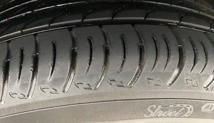 2018 Tata NEXON XT PETROL, Petrol, Manual, 89,747 km, Right Front Tyre Tread