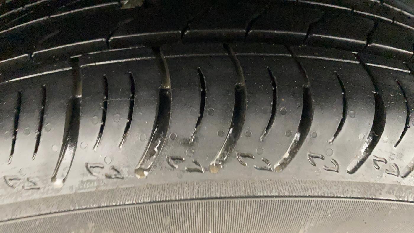 2018 Tata NEXON XT PETROL, Petrol, Manual, 89,071 km, Right Rear Tyre Tread