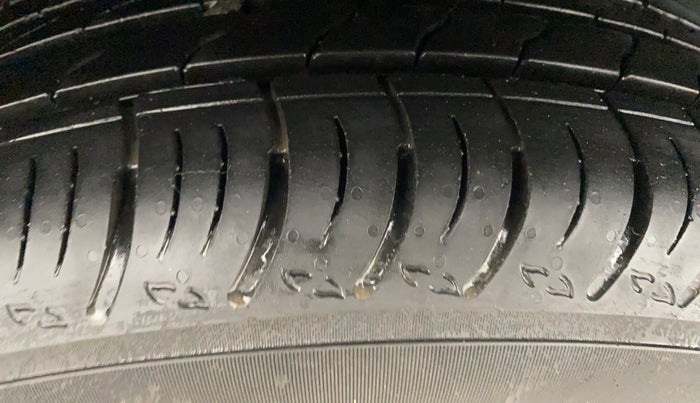 2018 Tata NEXON XT PETROL, Petrol, Manual, 89,747 km, Right Rear Tyre Tread