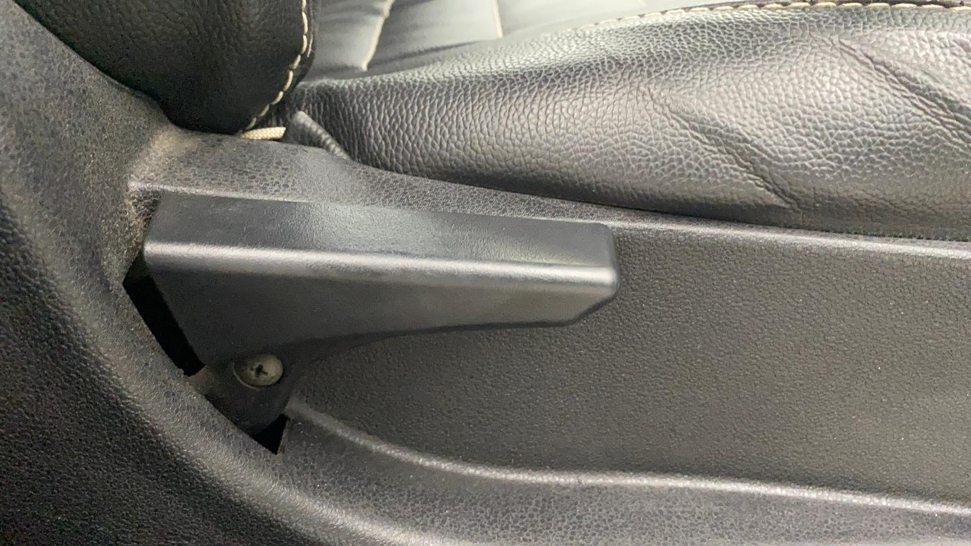 2018 Tata NEXON XT PETROL, Petrol, Manual, 89,071 km, Driver Side Adjustment Panel