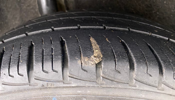 2018 Maruti Vitara Brezza VDI, Diesel, Manual, 35,382 km, Right Rear Tyre Tread