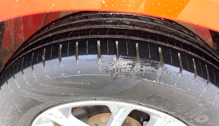 2021 Maruti Swift ZXI AMT, Petrol, Automatic, 9,258 km, Right Front Tyre Tread