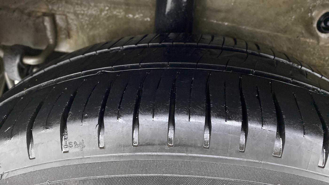 2014 Maruti Celerio VXI d, Petrol, Manual, 90,008 km, Right Rear Tyre Tread