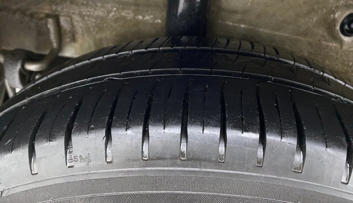 2014 Maruti Celerio VXI d, Petrol, Manual, 90,008 km, Right Rear Tyre Tread
