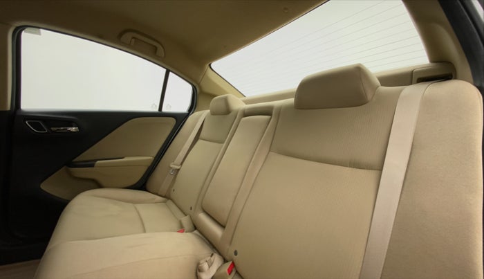 2017 Honda City V MT PETROL, Petrol, Manual, 24,891 km, Right Side Rear Door Cabin