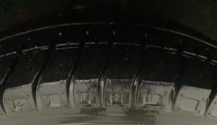 2014 Maruti Alto 800 LXI, Petrol, Manual, 40,783 km, Left Front Tyre Tread