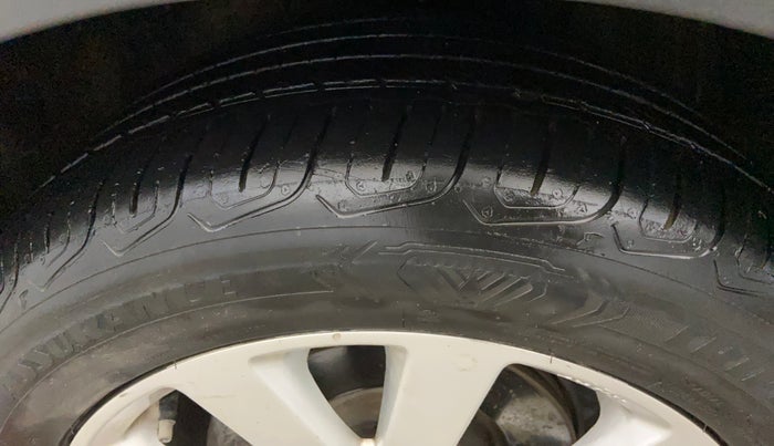 2022 MG ASTOR SUPER EX 1.5 MT, Petrol, Manual, 43,157 km, Left Front Tyre Tread