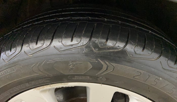 2022 MG ASTOR SUPER EX 1.5 MT, Petrol, Manual, 43,157 km, Right Front Tyre Tread