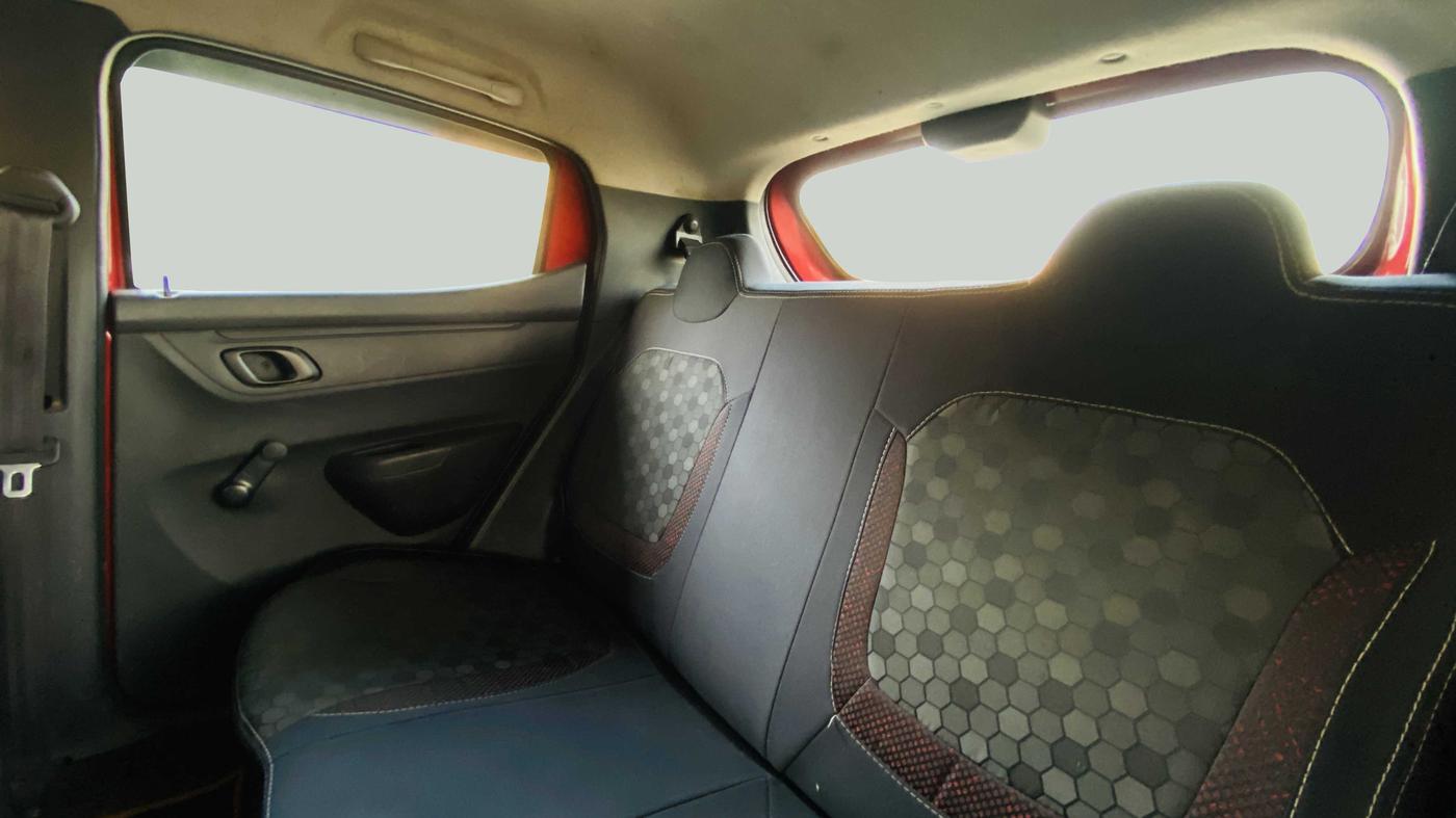 2016 Renault Kwid RXT Opt, Petrol, Manual, 65,180 km, Right Side Rear Door Cabin