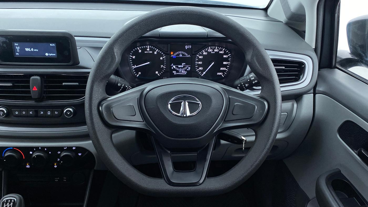 2020 Tata ALTROZ XE RHYTM, Petrol, Manual, 17,202 km, Steering Wheel Close Up