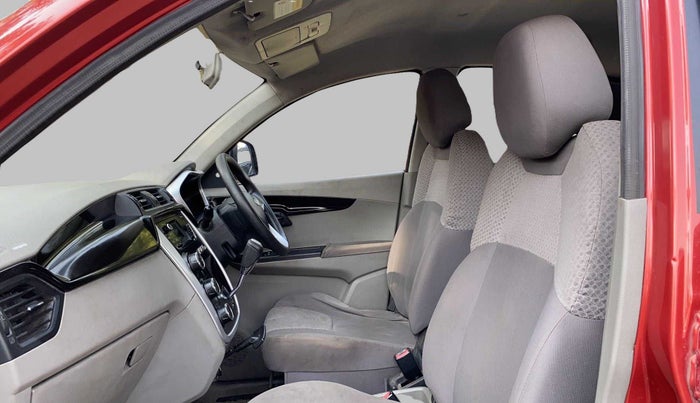 2015 Mahindra Kuv100 K8 5 STR, Petrol, Manual, 28,462 km, Right Side Front Door Cabin