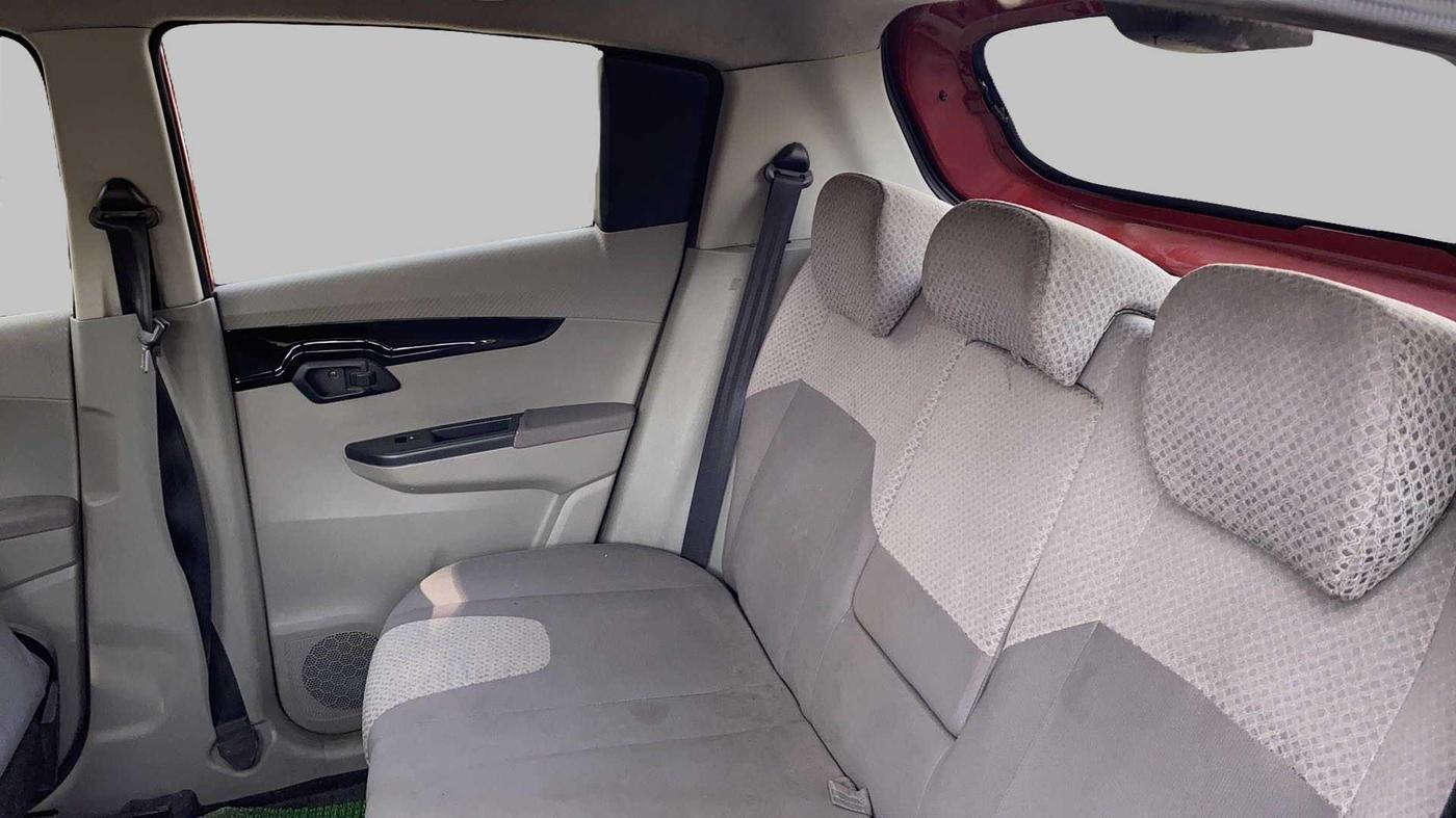 2015 Mahindra Kuv100 K8 5 STR, Petrol, Manual, 28,462 km, Right Side Rear Door Cabin