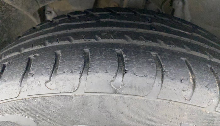 2015 Nissan Terrano XL (P), Petrol, Manual, 29,422 km, Left Front Tyre Tread