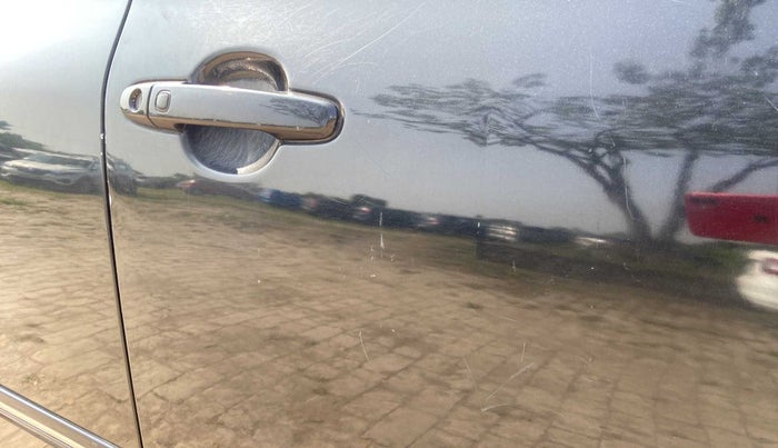 2013 Toyota Corolla Altis G, Petrol, Manual, 60,396 km, Driver-side door - Minor scratches
