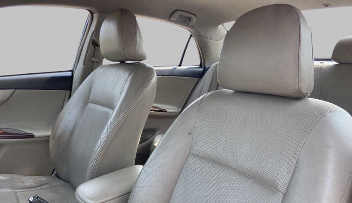 2013 Toyota Corolla Altis G, Petrol, Manual, 60,396 km, Right Side Front Door Cabin
