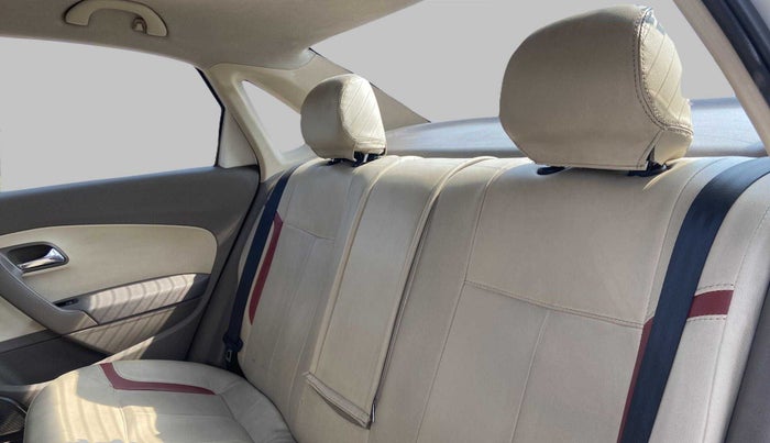 2013 Skoda Rapid AMBITION 1.6 MPFI MT, Petrol, Manual, 91,726 km, Right Side Rear Door Cabin