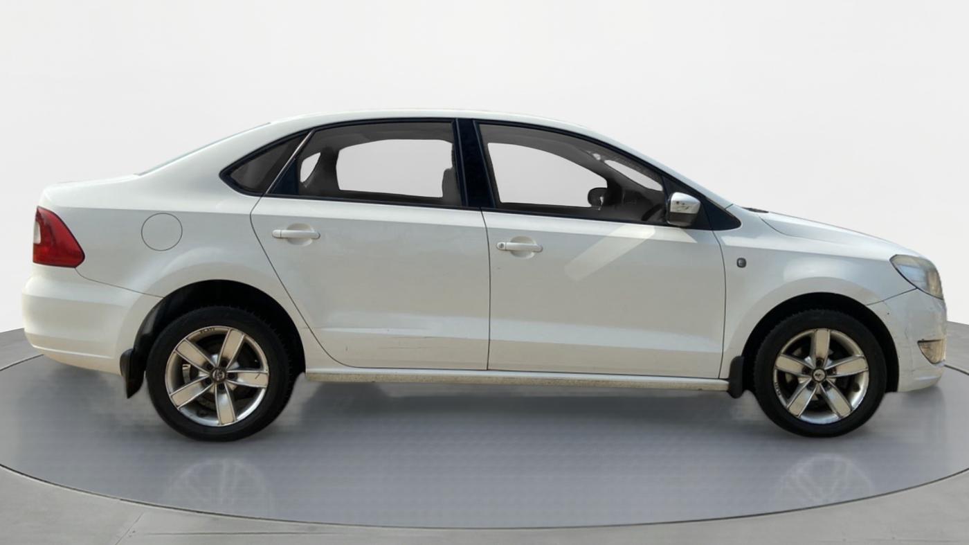 2013 Skoda Rapid AMBITION 1.6 MPFI MT, Petrol, Manual, 91,726 km, Right Side View