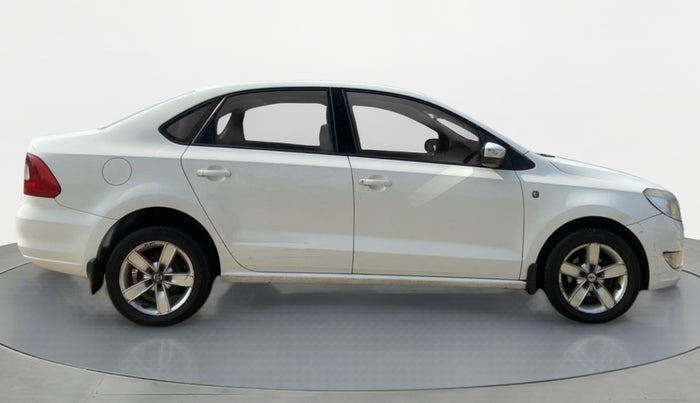 2013 Skoda Rapid AMBITION 1.6 MPFI MT, Petrol, Manual, 91,726 km, Right Side View