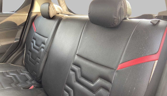 2015 Maruti Swift VXI D, Petrol, Manual, 37,743 km, Right Side Rear Door Cabin