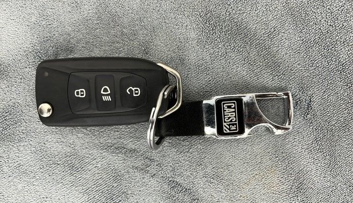 2022 Tata Tiago XT CNG 1.2 RTN, CNG, Manual, 5,807 km, Key Close Up