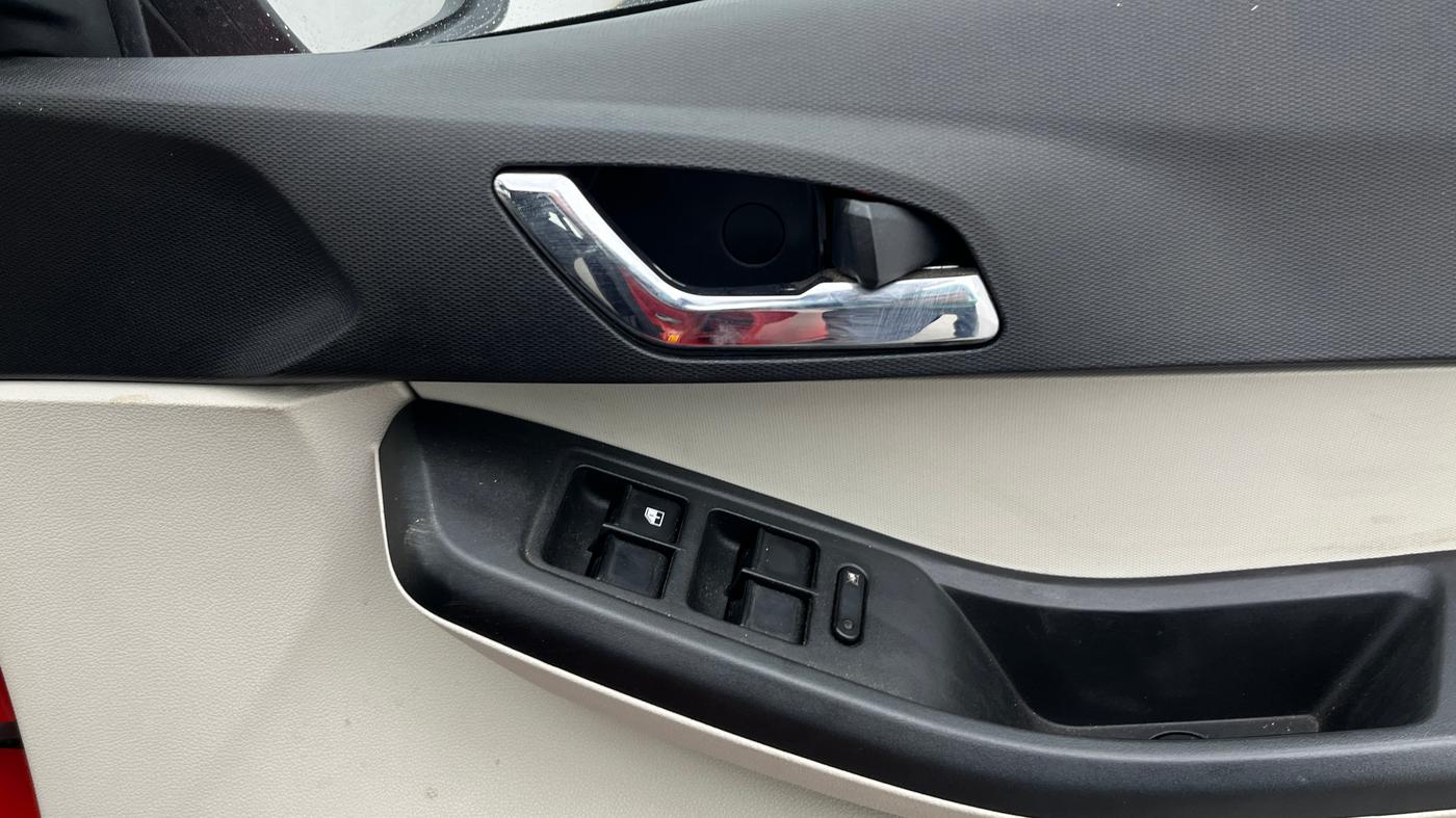 2022 Tata Tiago XZA PLUS PETROL, Petrol, Automatic, 15,973 km, Driver Side Door Panels Control