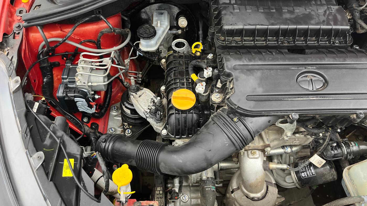 2022 Tata Tiago XZA PLUS PETROL, Petrol, Automatic, 15,973 km, Engine View - Right