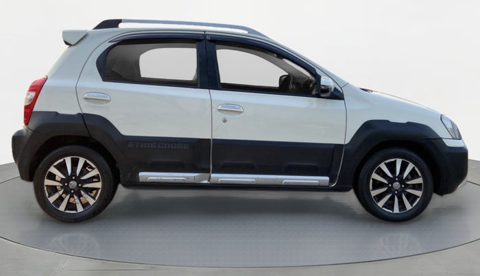 2014 Toyota Etios CROSS 1.5 V, Petrol, Manual, 59,338 km, Right Side View