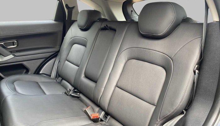 2020 Tata Harrier XZ DARK EDITION, Diesel, Manual, 39,968 km, Right Side Rear Door Cabin