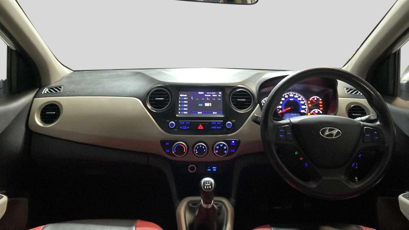 2018 Hyundai Grand i10 SPORTZ 1.2 KAPPA VTVT, Petrol, Manual, 86,393 km, Dashboard