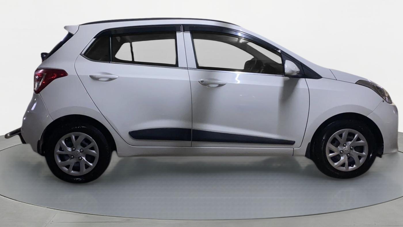 2020 Hyundai Grand i10 SPORTZ 1.2 KAPPA VTVT, Petrol, Manual, 27,664 km, Right Side