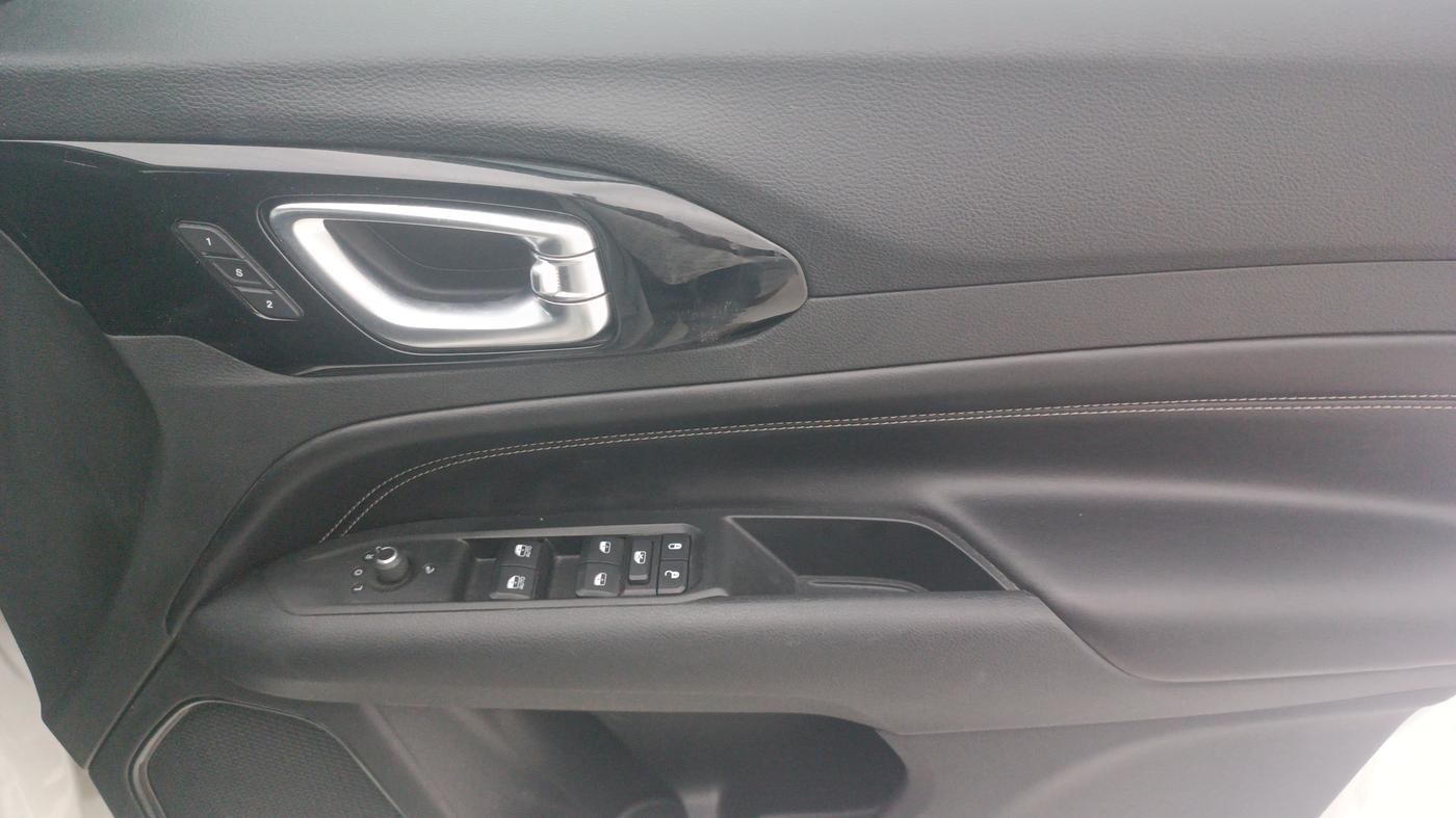 2022 Jeep Compass MODEL S (O) 2.0 DIESEL, Diesel, Manual, 61,506 km, Driver Side Door Panels Control