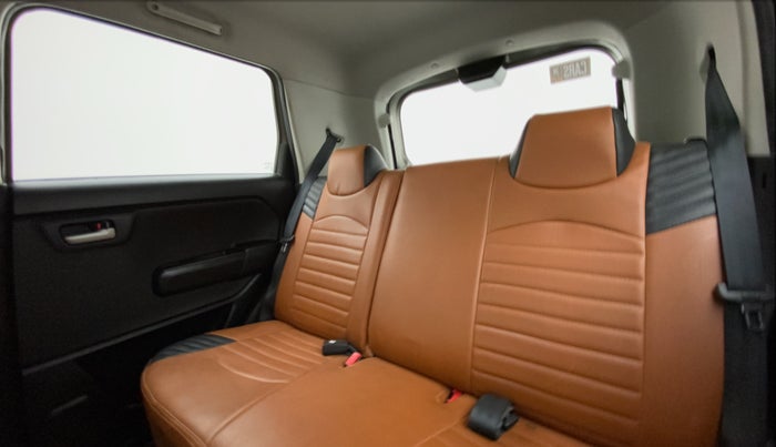 2022 Maruti New Wagon-R ZXI 1.2, Petrol, Manual, 25,946 km, Right Side Rear Door Cabin