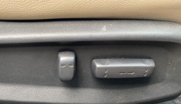 2019 Honda Civic 1.8L I-VTEC VX CVT, Petrol, Automatic, 42,253 km, Driver Side Adjustment Panel