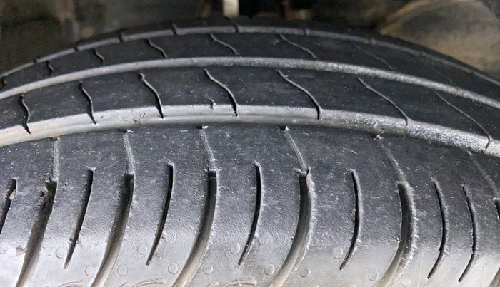 2020 Maruti Baleno SIGMA PETROL 1.2, Petrol, Manual, 35,357 km, Right Front Tyre Tread