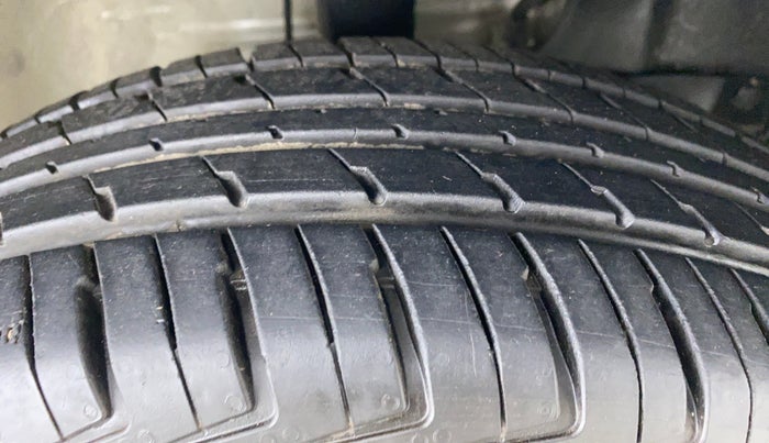 2020 Maruti New Wagon-R LXI 1.0 L, Petrol, Manual, 2,713 km, Right Front Tyre Tread