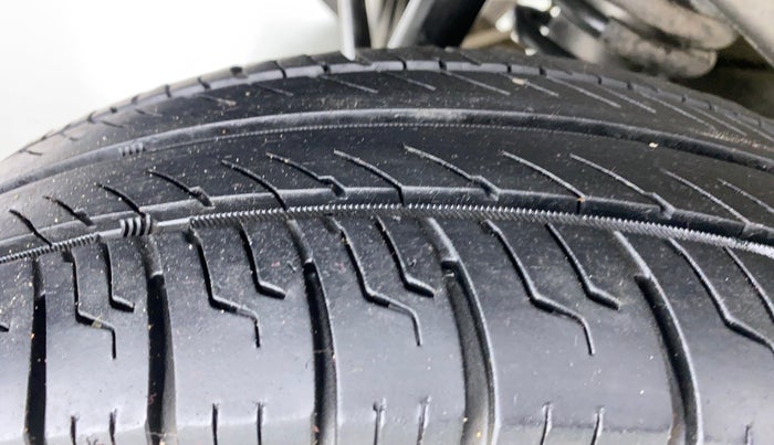 2019 Maruti Eeco 5 STR CNG WITH AC PLUSHTR, CNG, Manual, 42,502 km, Right Rear Tyre Tread